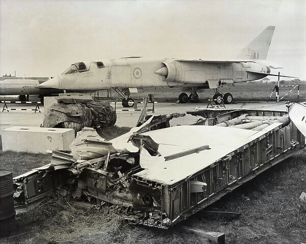 BAC TSR-2. A Vickers Valiant Wing with the British Aircraft Corporation Tsr.2 Prototype