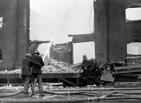 Blitz in London -- warehouse in Rotherhithe, WW2