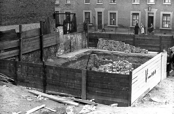 Construction of an EWS dam, Abbey Street, Bermondsey