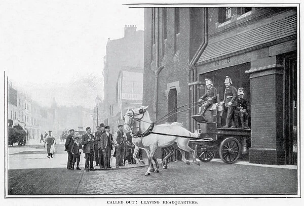 Horse-drawn steamer leaving headquarters 1900