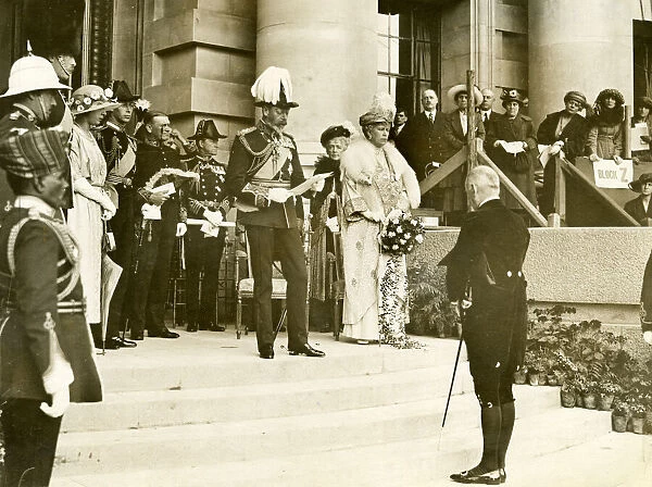 King George V and Queen Mary, new County Hall, London