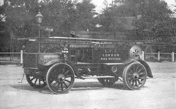 LCC-LFB Motorised Hatfield type fire engine