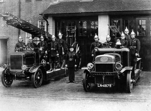 LCC-LFB No1 station Southwark with motorised pumps