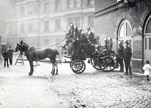 LCC- MFB horse drawn steamer at Westminster