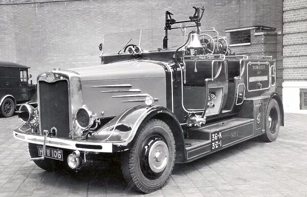 NFS Dagenham fire stations Pump Escape(36K-3Z1), WW2