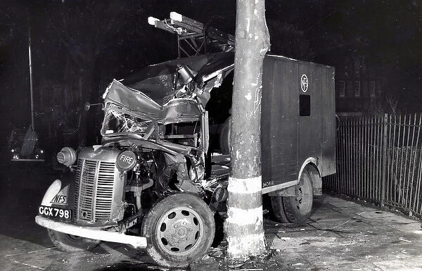 NFS Heavy Unit vehicle accident, Ealing, WW2
