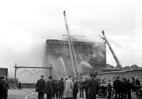 NFS (London Region) blaze at Bricklayers Arms, WW2