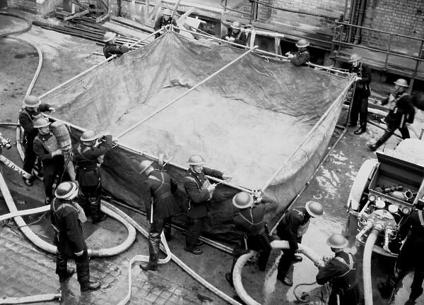 NFS (London Region) constructing a water dam, WW2