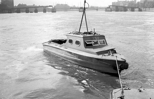 NFS (London Region) fire float on the Thames, WW2