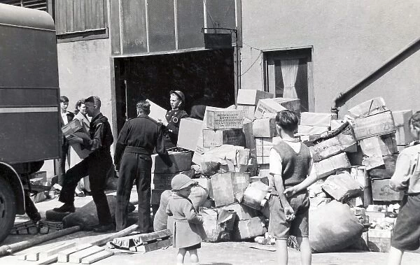 NFS (London Region) Salvage Corps at work, WW2