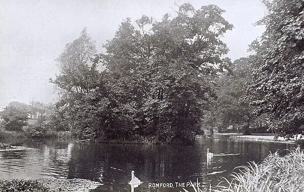 Raphael Park Lake, Romford, London, England