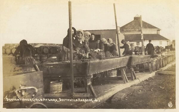 Southwold, Suffolk - Scottish fisher girls at work