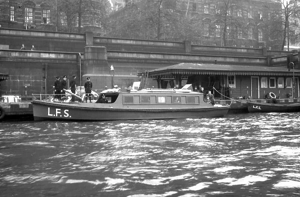 War Weapons Week and London Fire Brigade fireboats, WW2