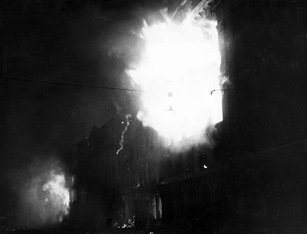 Building on fire in Southwark Street, London - WW2, Blitz