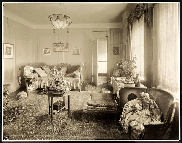 The drawing room of suite 1047 at the Hotel Majestic, 1925 (silver gelatin print)