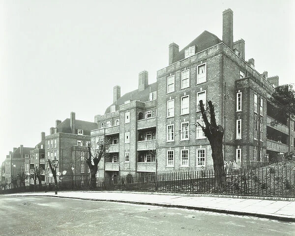 Hornsey Rise Estate, Sunnyside Road, London, 1927 (b  /  w photo)