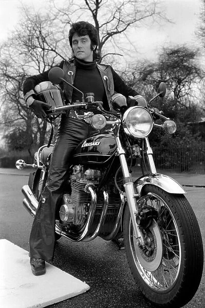 Alvin Stardust on a motorbike. January 1976 75-00022A-011