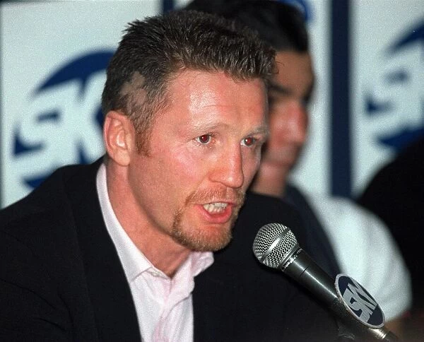 Steve Collins Ireland Boxer talks to the press at a News Press Conference about his fight