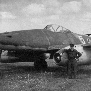 Aeroplane and pilot in a field, WW2