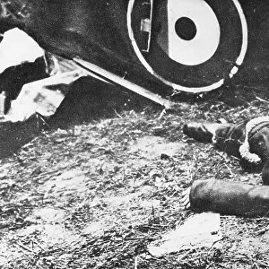 British plane crash with dead pilot, WW1