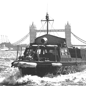 London Fire Brigade AFS fireboat on the Thames