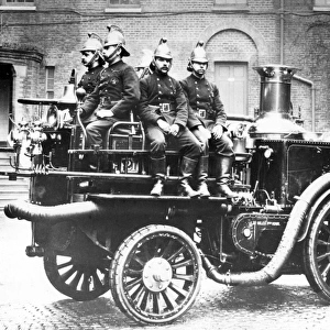 London Fire Brigade Fire King appliance with crew