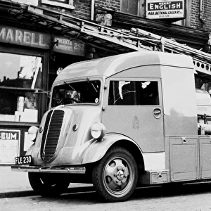 NFS (London) Heavy Unit (Pump) in a street, WW2