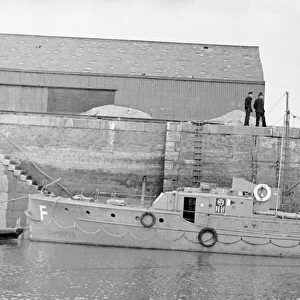 NFS (London Region) fireboat at Grays, near Tilbury, WW2