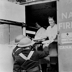 NFS mobile kitchen in use, WW2