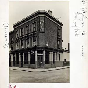Photograph of Pooles Park Tavern, Finsbury Park, London