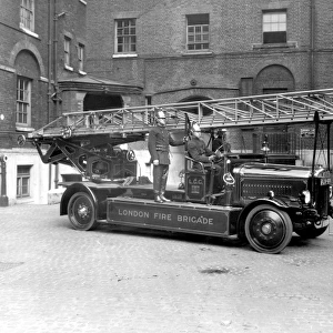 A turntable ladder vehicle of the London Fire Brigade