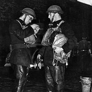 Blitz in London -- two AFS firefighters, WW2