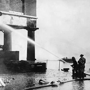 Blitz in London -- firefighters in action, WW2