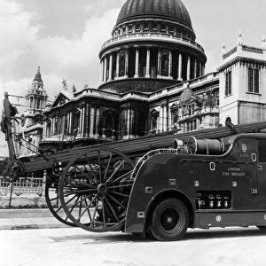 LFB dual purpose fire engine, St Pauls Cathedral, London