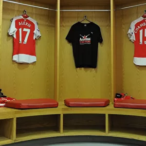 Arsenal's Arsenal for Everyone Unity T-Shirts Before Arsenal vs. Everton (2015/16)