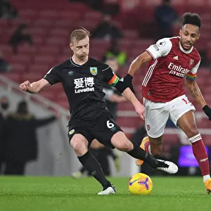 Arsenal's Aubameyang Closes In on Burnley's Mee in Premier League Showdown