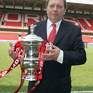 Vic Akers with the FA Cup: Arsenal Ladies Triumph over Leeds United (5-8-08)