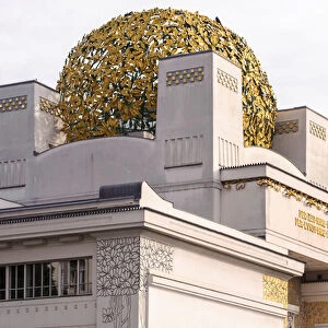 Secession building with gold dome designed in 1897-98 (photo)