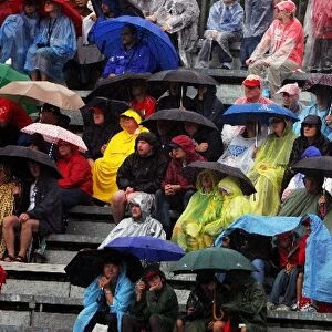 Formula One World Championship: Fans brave the rain