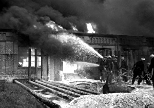 Foam applied at oil tank fire, Thames Haven, WW2
