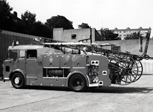 GLC-LFB - Dual purpose pump-escape fire engine