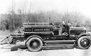 <b class=qtipBold><figcaption>LCC-LFB Dennis petrol pump</figcaption></b><br>Supplied by Dennis of Guildford, Surrey, the latest in the range of petrol driven pumps supplied to the London Fire Brigade.<br><em>© London Fire Brigade / Mary Evans Picture Library</em> LCC-LFB Dennis petrol pump
