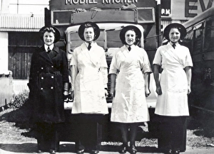 LCC-LFB firewomen with mobile kitchen, WW2