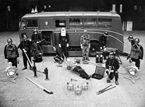 LCC-LFB Lambeths emergency tender and crew