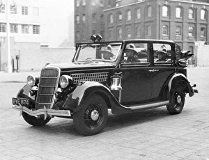LCC-LFB staff car at Brigade HQ - Lambeth