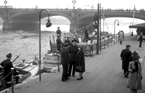War Weapons Week and London Fire Brigade fireboats, WW2