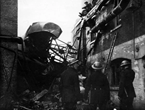 Blitz in London -- firefighters at work in Bermondsey, WW2