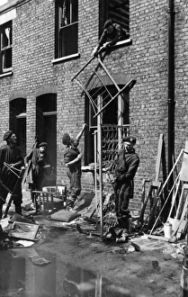 NFS personnel in salvage operation, WW2